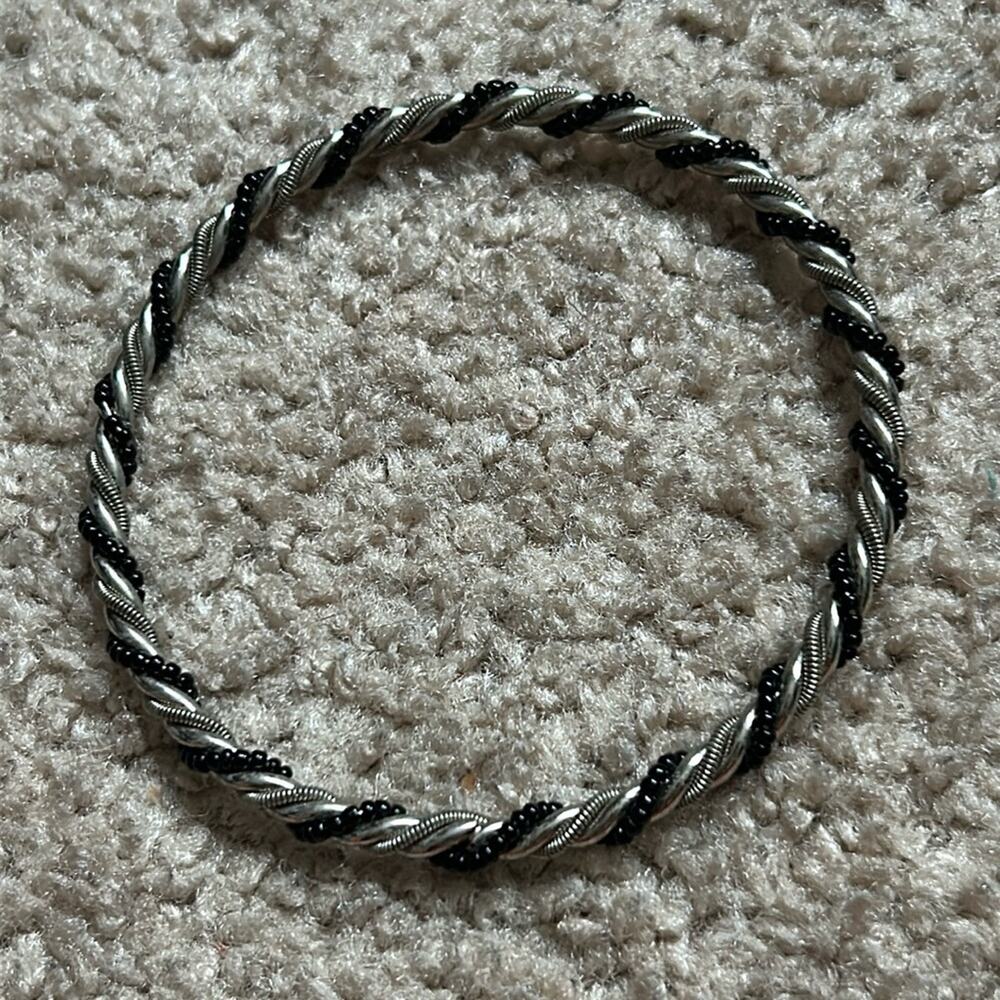 Women’s‎ vintage silver/black twisted dainty breaded bangle bracelet one size